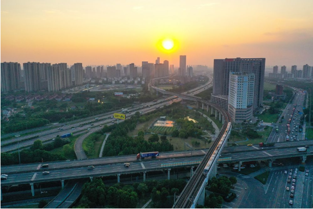 谁将成为下一个“特大城市”？